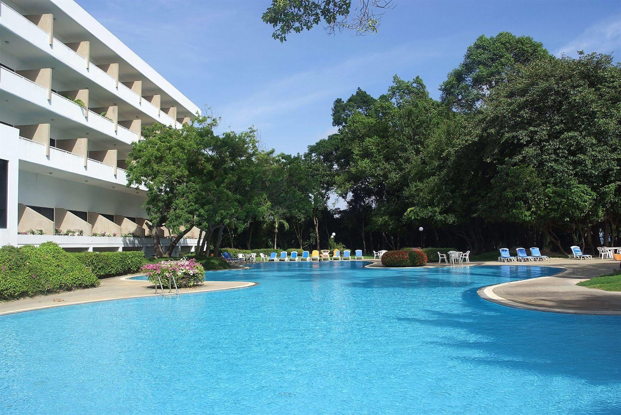 Purimas Beach Hotel & Spa Ban Chang  Exterior photo